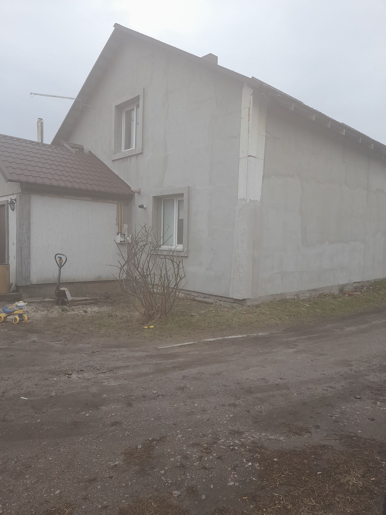 Продам цегляний будинок