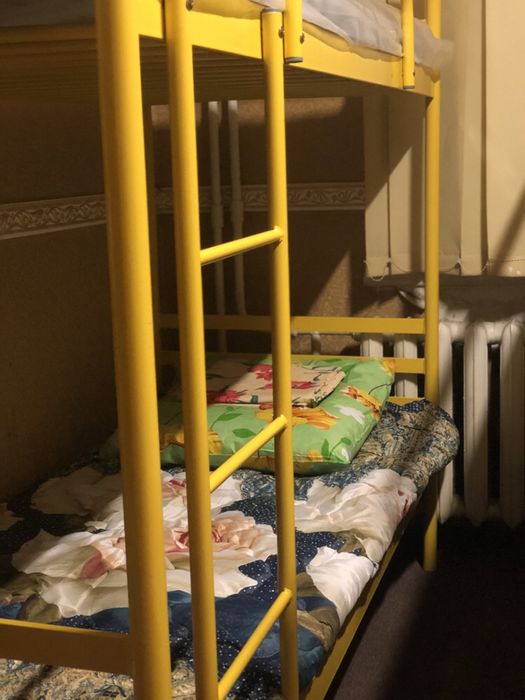 НОВЫЙ ХОСТЕЛ ПОДУШКА в Киеве возле метро АКАДЕМГОРОДОК ( 1мин пешком)-8-555.biz.ua