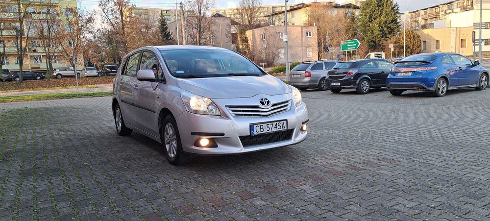 Toyota Verso 2010 rok 1.8 Gaz  Model po liftingu7 miejsc 6 biegów
