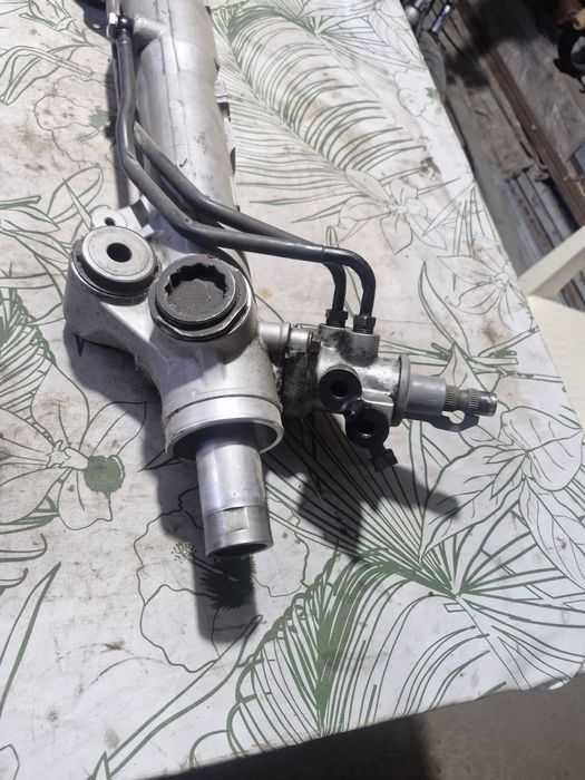 Продам рульову рейку Toyota Land Cruiser 200