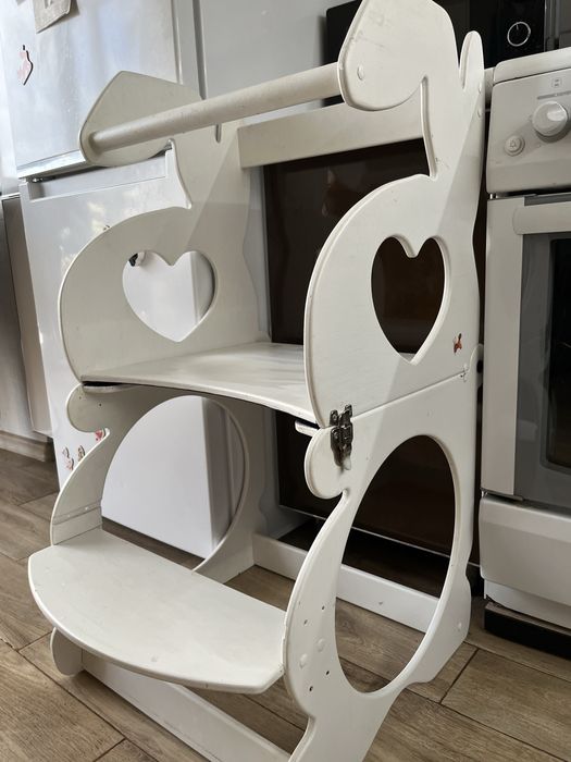 Вежа монтесорі, дитячі меблі