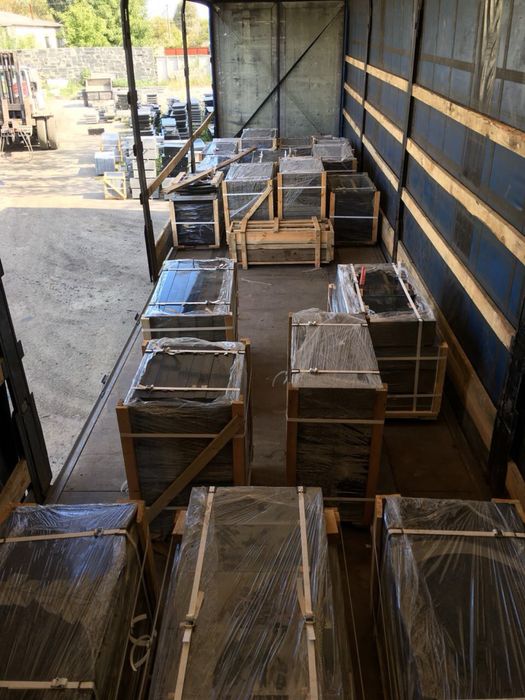 Пам’ятники з граніту оптом.