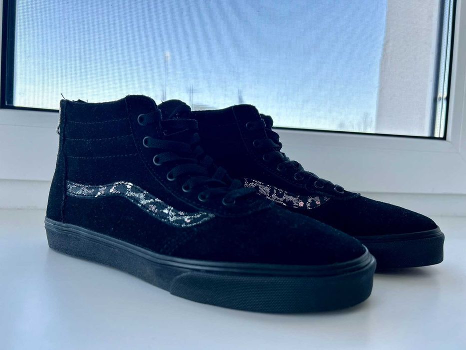 Кросiвки хайтопи Vans EUR35
