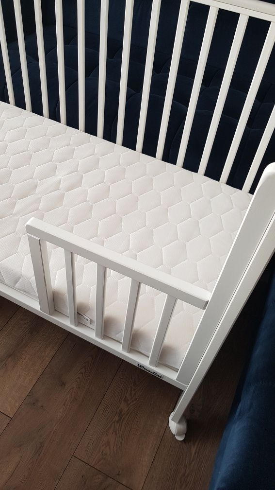 Piękne łóżeczko białe Woodies 120×60
