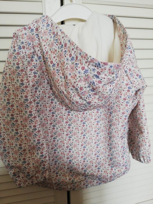 Śliczna dziewczęca kurteczka jesienno/wiosenna