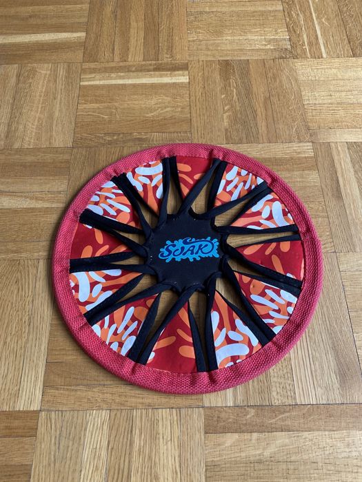 Frisbee latający dysk materiałowy 30 cm czerowny