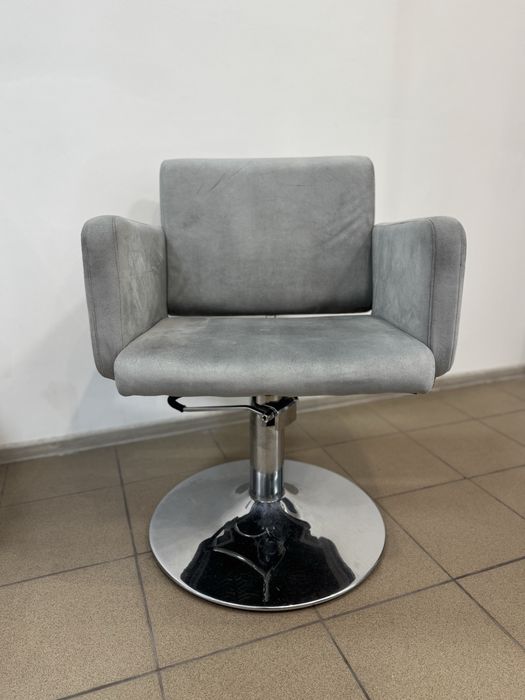 Перукарське крісло на гідравліці