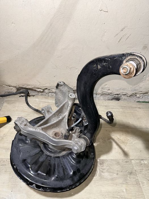 цапфа кулак ступица зад право лево пассат б8 европа седан passat b eur