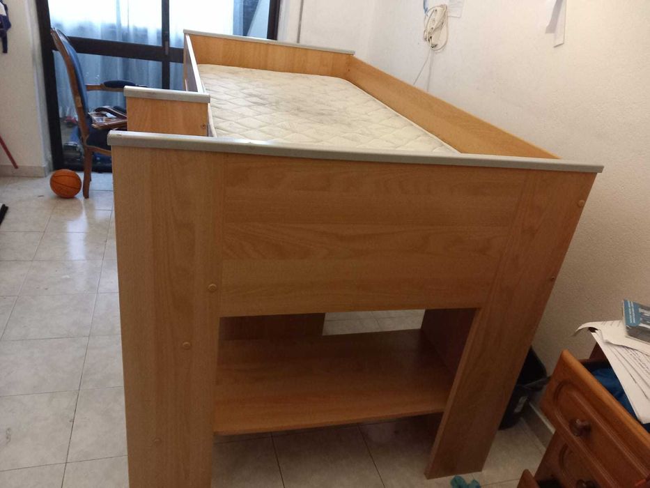 Vendo cama beliche s/colchão