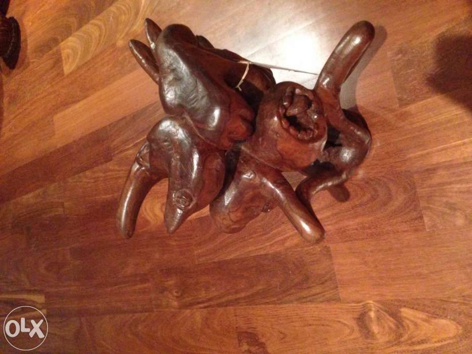 Escultura em madeira naftal langa