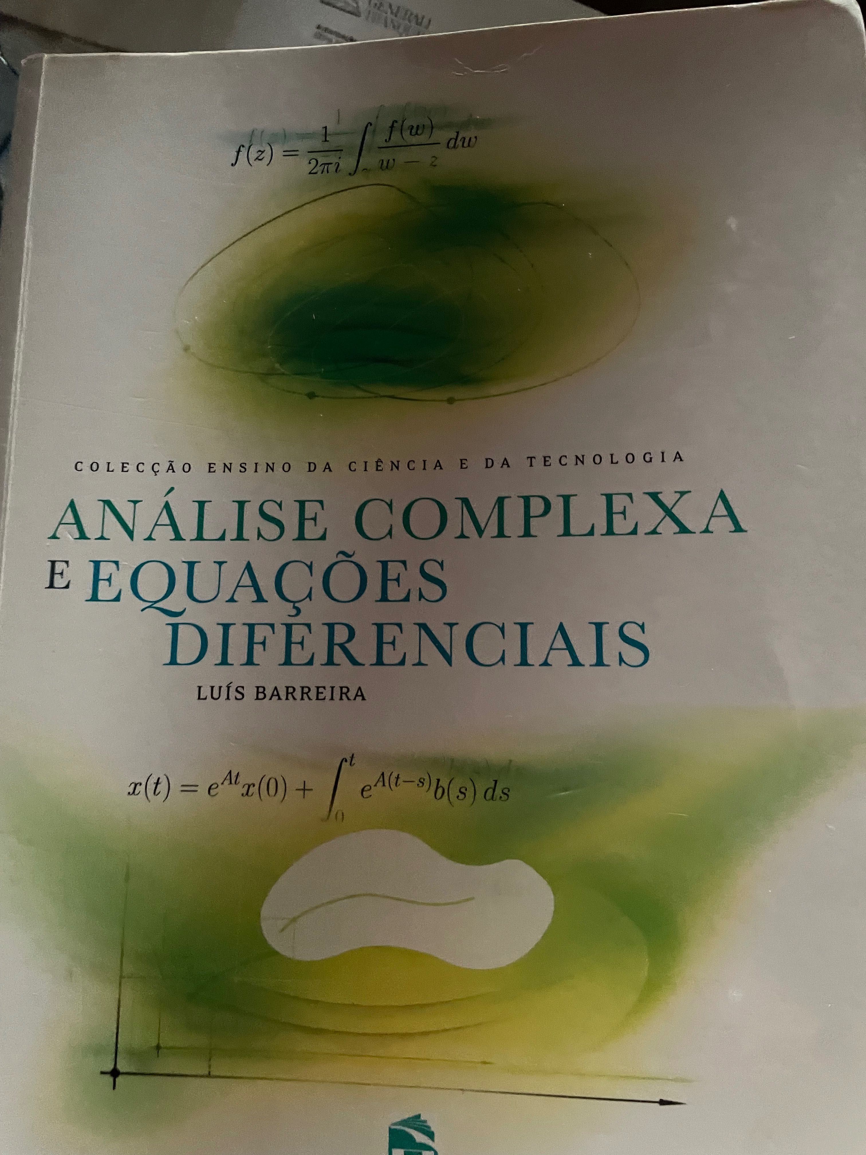Análise complexa e Equações diferenciais