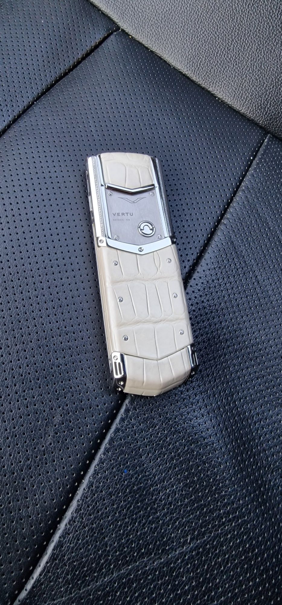 Vertu signature S Design Mother of Perls 344 Diamonds