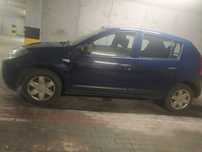 samochód osobowy dacia sandero