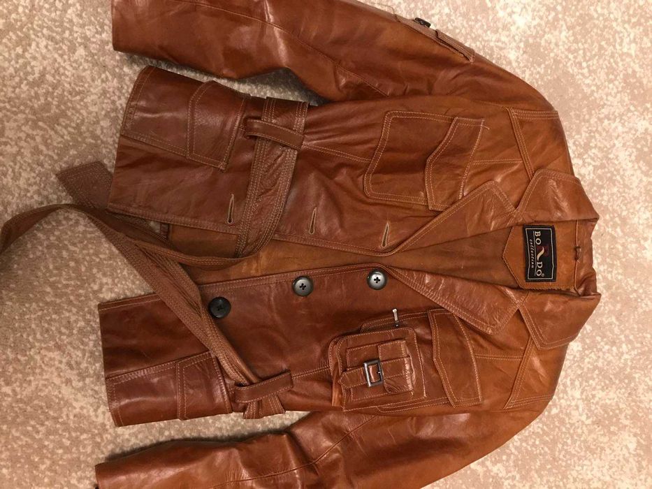 Продам женскую кожаную куртку.