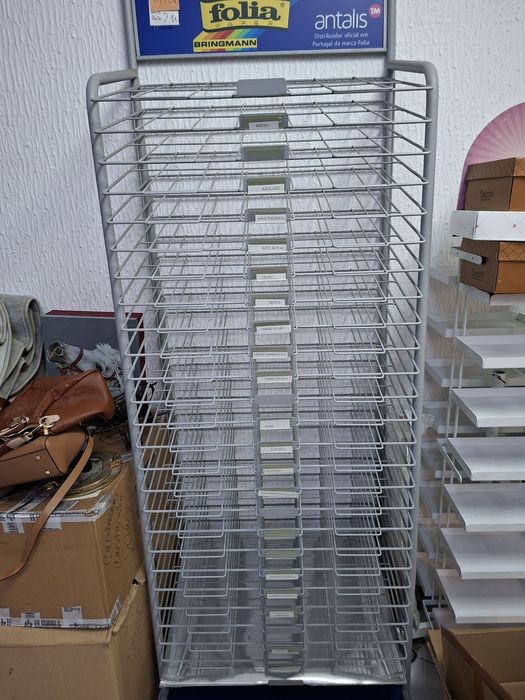 Expositor com 26 Slots