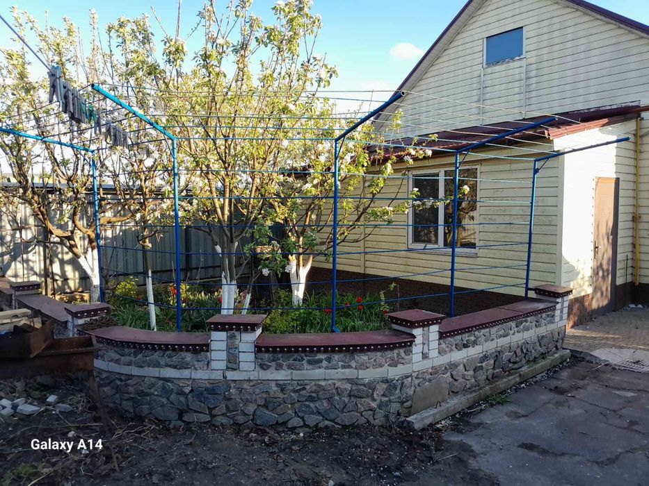 Будинок в самому центрі селища Рокитне Київської області