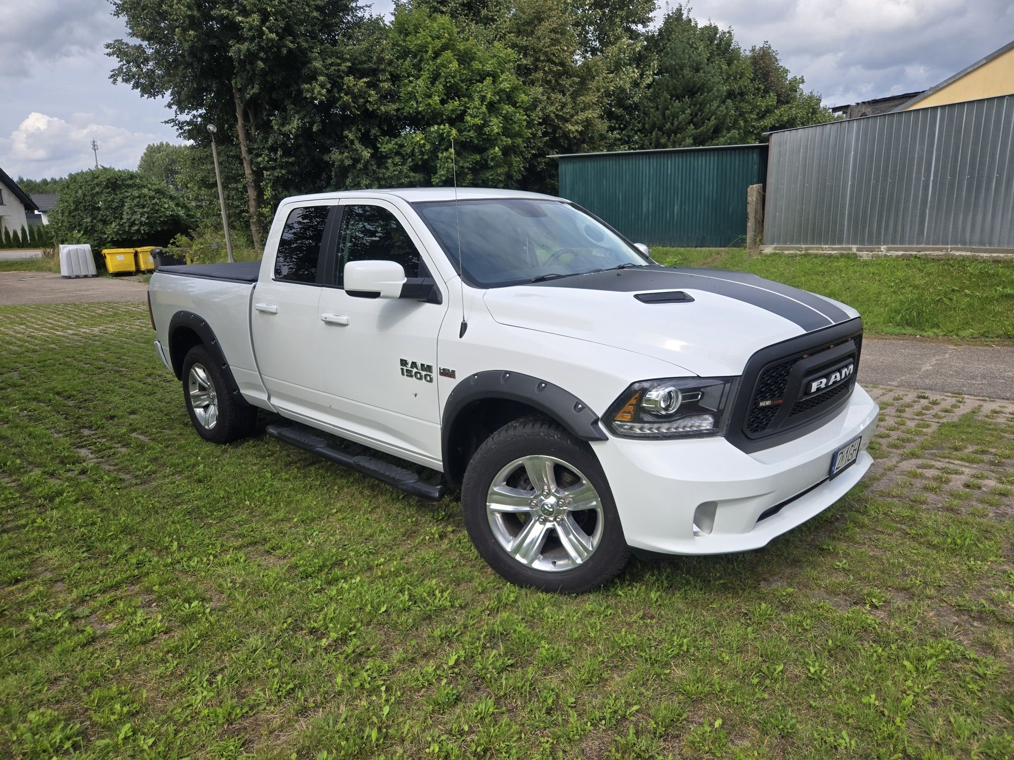 Ram 1500 5,7 z gazem