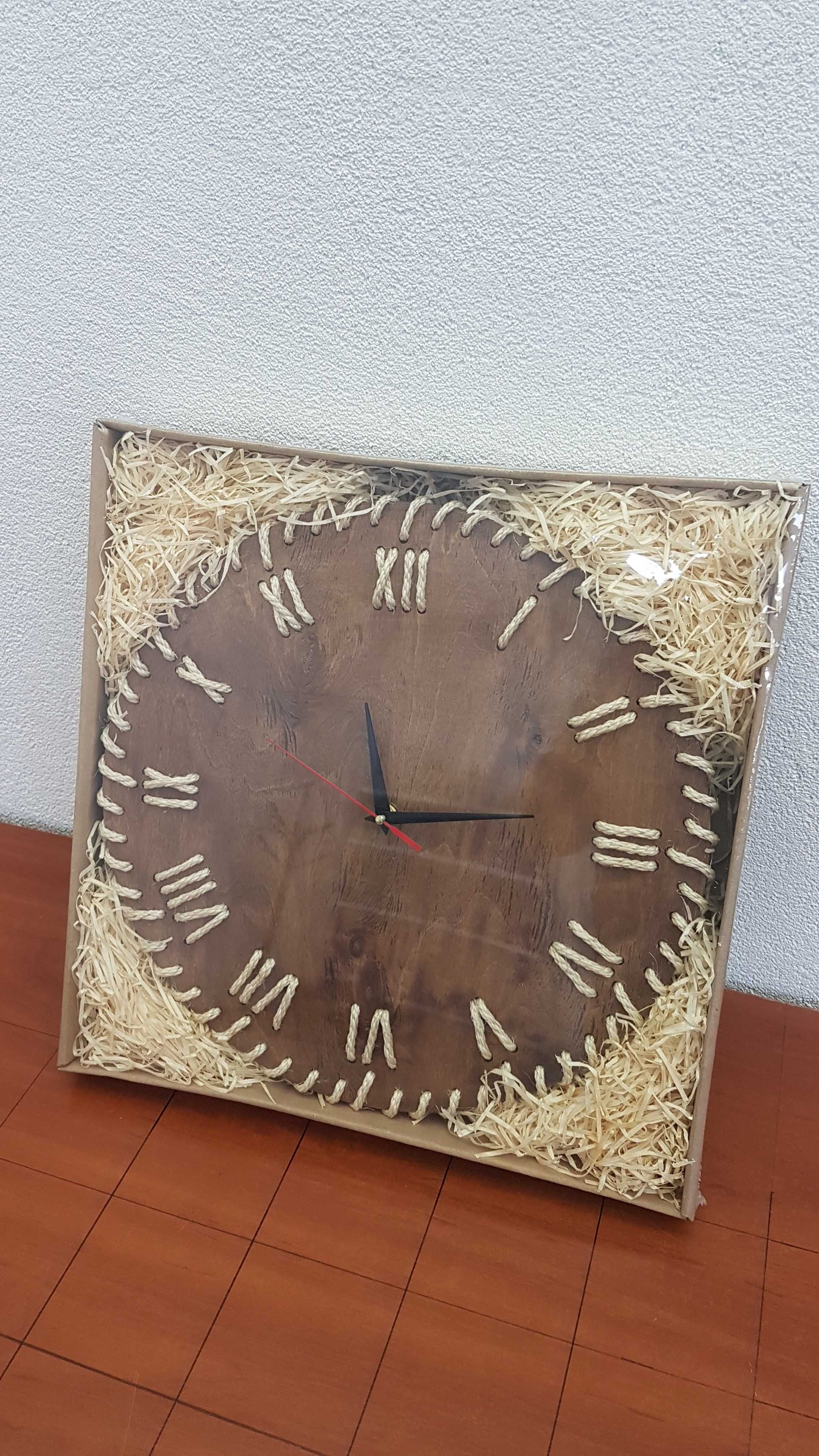 Годинник настінний в стилі лофт