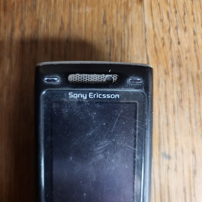 Stara komórka Sony Ericsson ¹⁹³