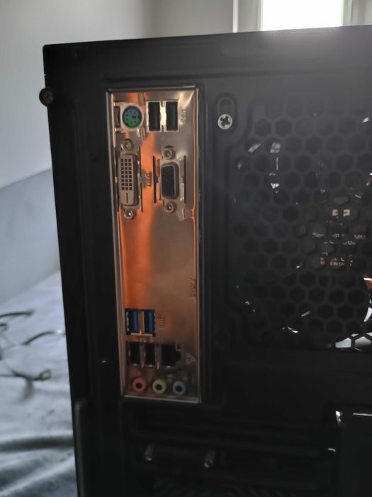 Komputer stacjonarny I5-9400f + GTX 1050 TI 4GB + Monitor AOC