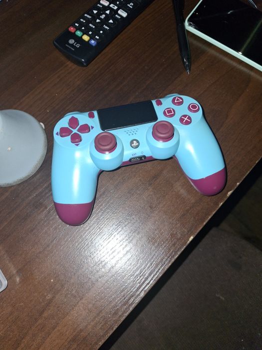 Ps4 z grami i padem