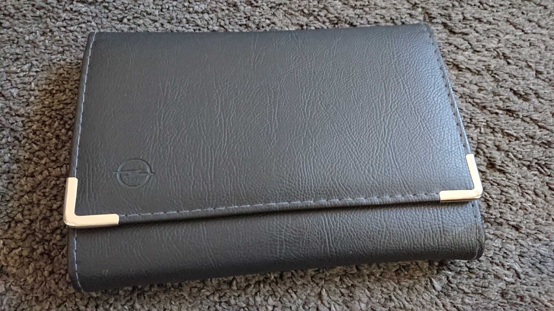 Instrukcja obsługi Opel Vectra C + etui (z rocznika 2006)