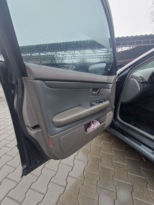 Ауді а4 б6,2002 року,2.0 газ бензин.