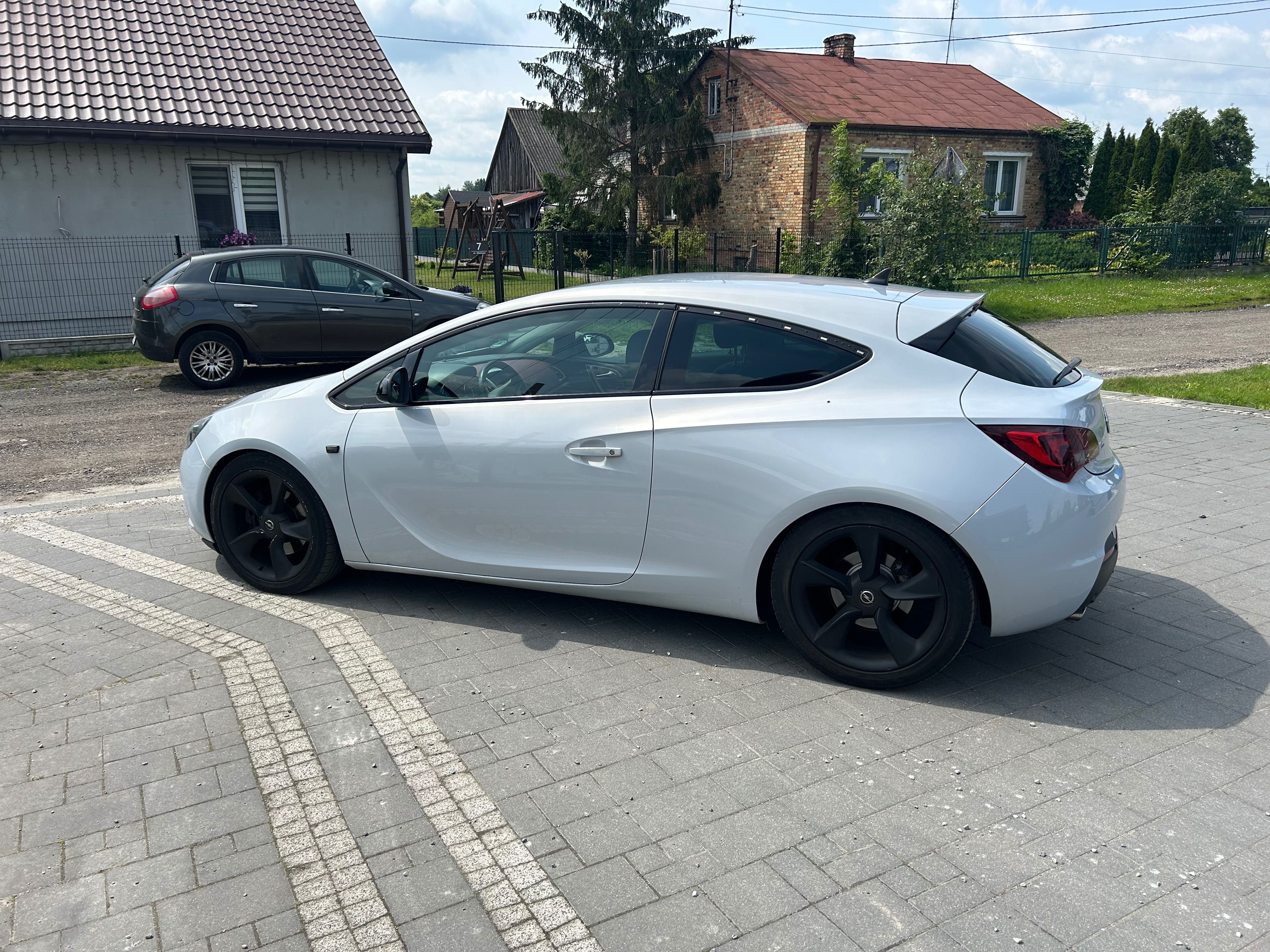 Opel astra j GTC 2.0 cdti DOINWESTOWANA