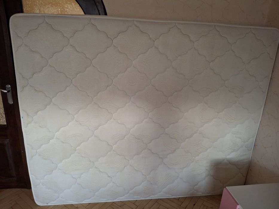 Матрас, б/у, в отличном состоянии. Самовывоз.