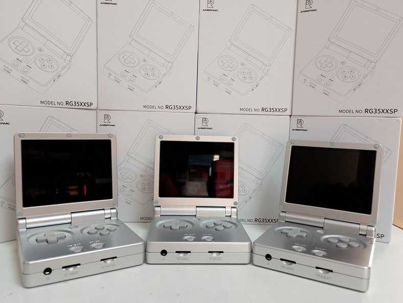 Ретро ігрова приставка Anbernic RG35XXSP Silver 64GB 8000 ігор GameBoy