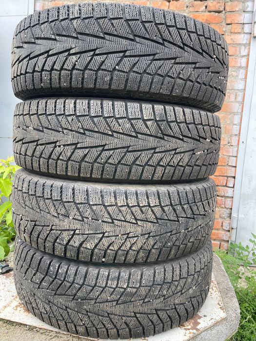 Зимова резина 215/65 R17 HANKOOK