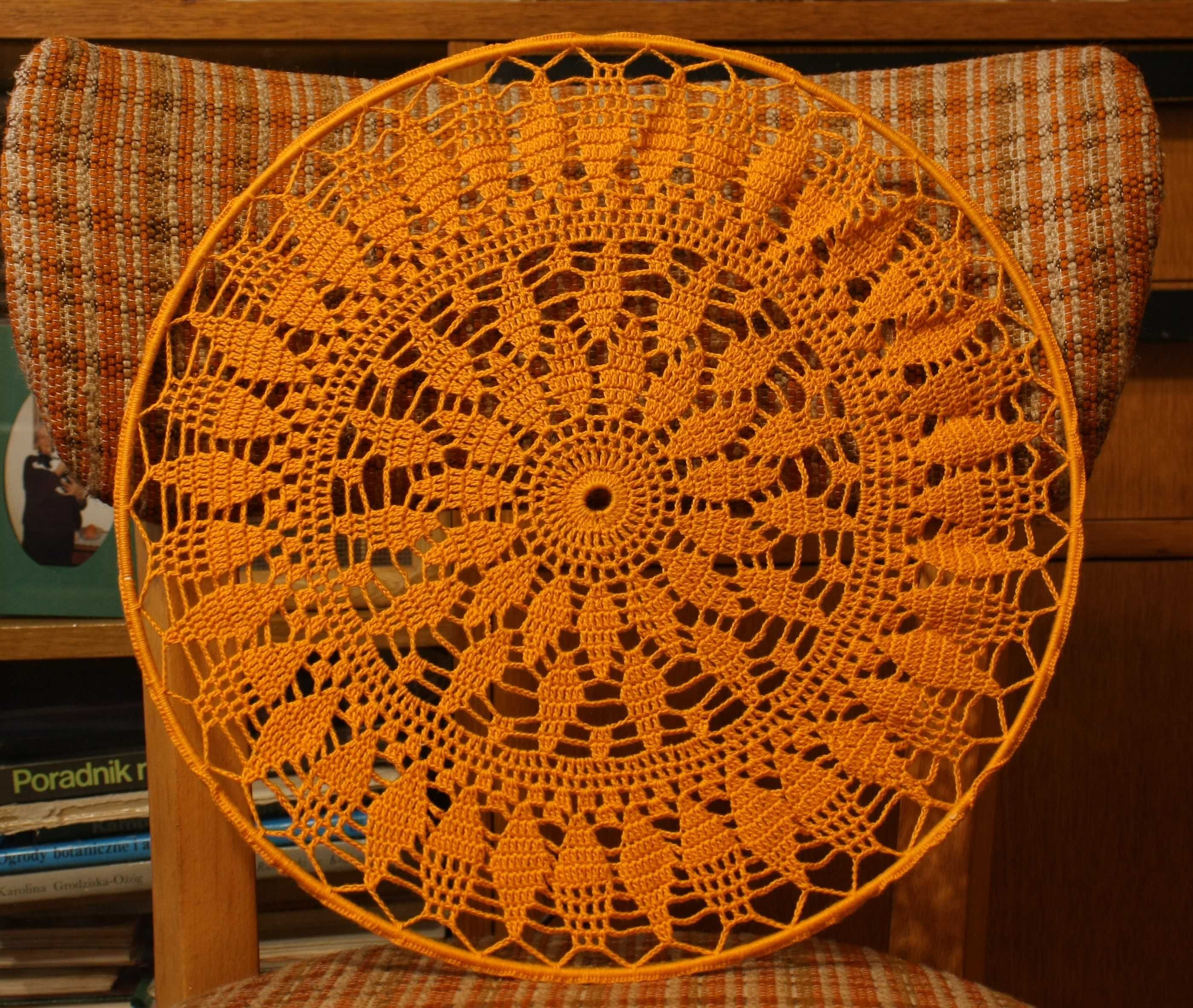 mandala szydełkowa oranż, wiosenna dekoracja 35 cm