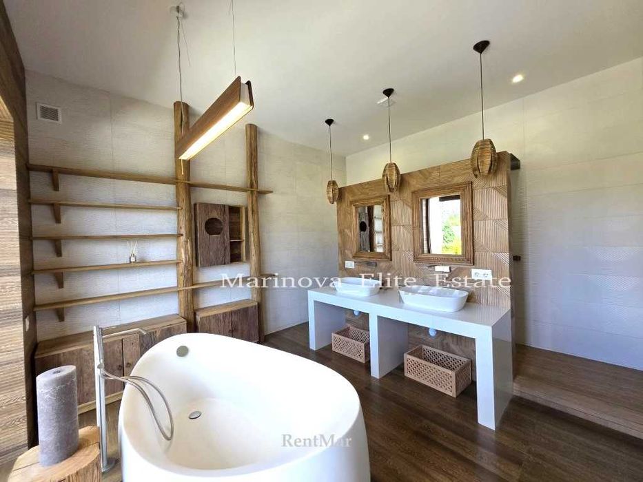 Новый стильный дом с бассейном ул Костанди Видео в ссылке