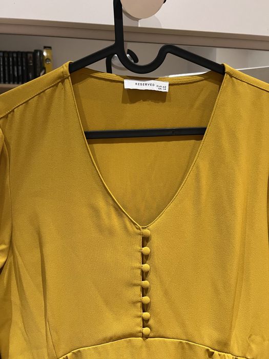 Musztardowa mini z guzikami Reserved 42
