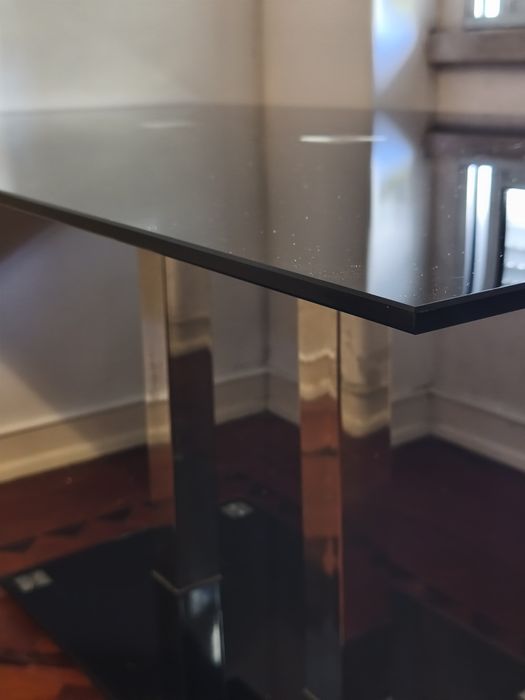 Mesa 1,60 x 90 cm em vidro fumado