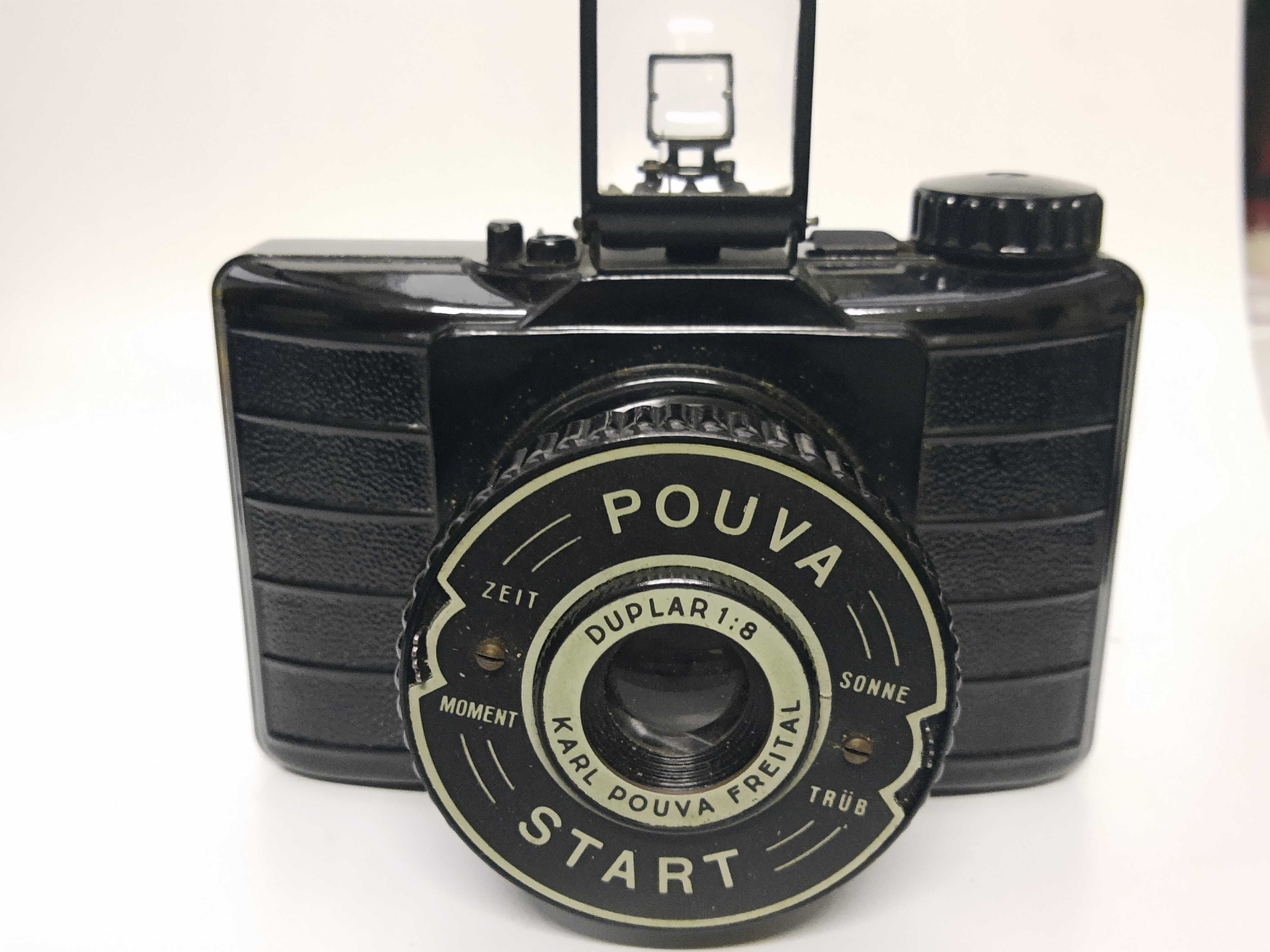 Zabytkowy aparat Pouva Start 1951