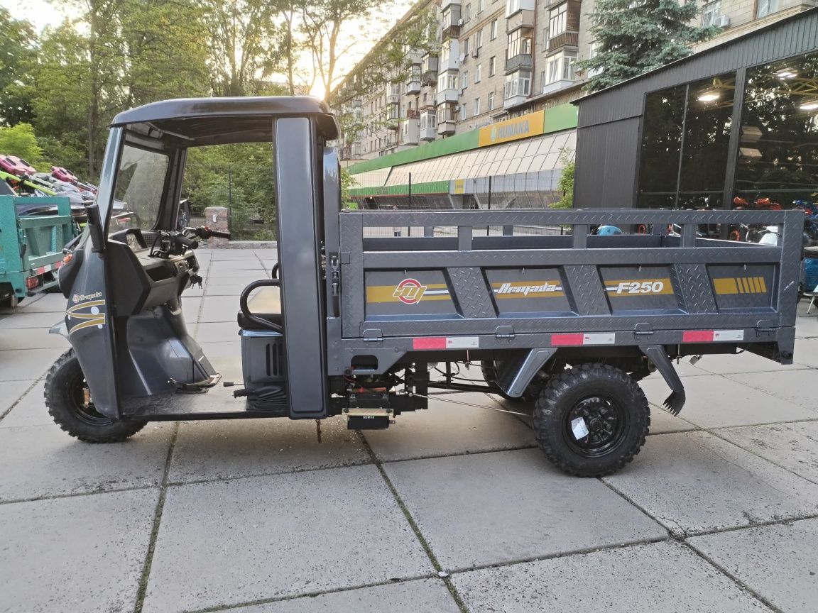 Трицикл бензиновий Armada F250cm3