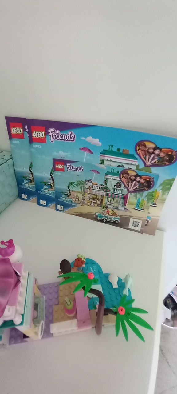 Klocki LEGO Friends Nabrzeże surferów