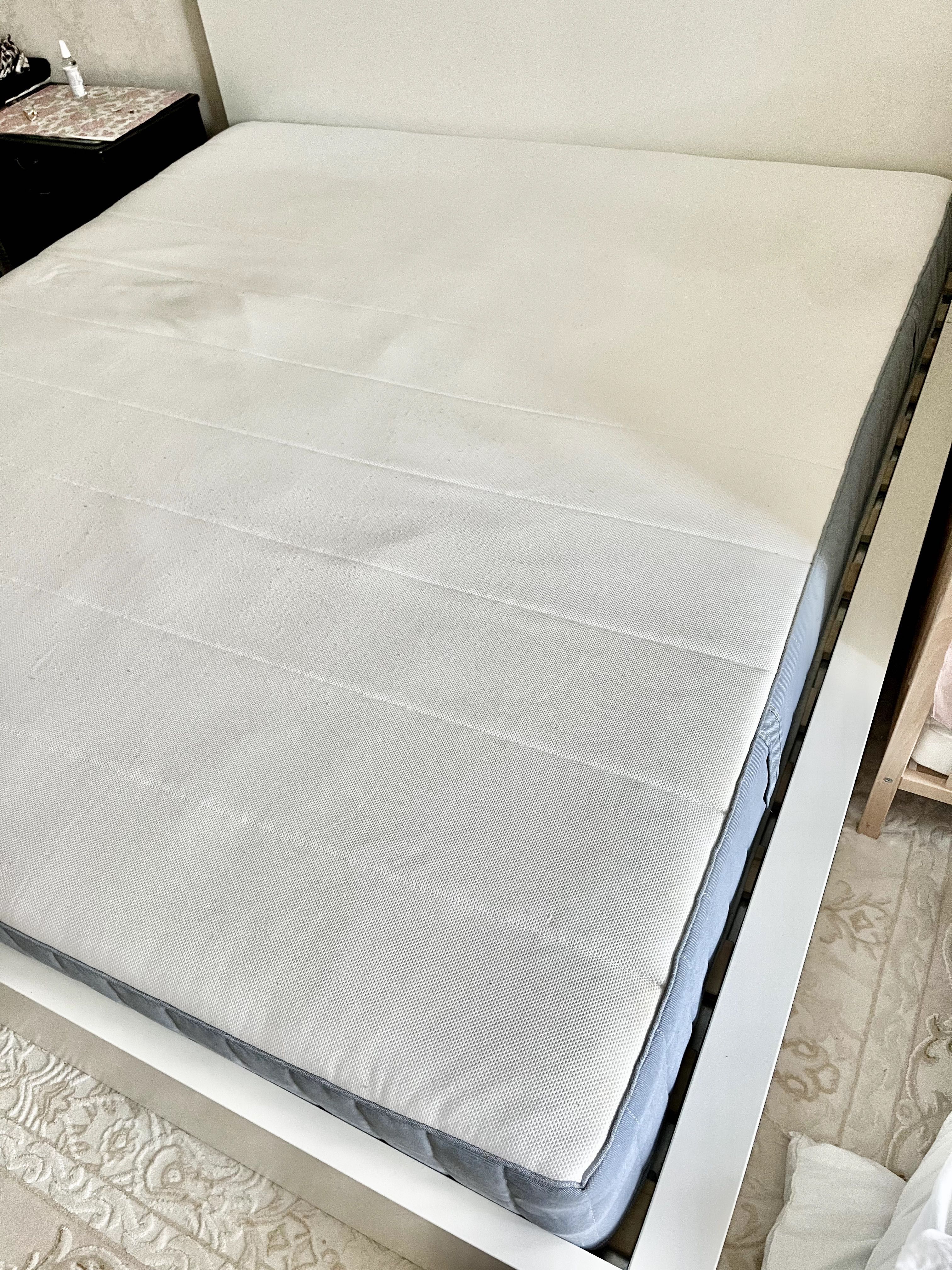 Nowe łóżko do sypialni ikea Malm 180x200 z materacem Używane 1 miesiąc