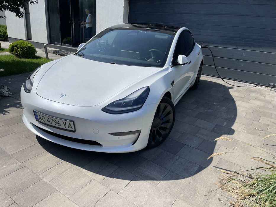 Tesla Model 3 (9/2021) PERFORMANCE  DUAL MOTOR