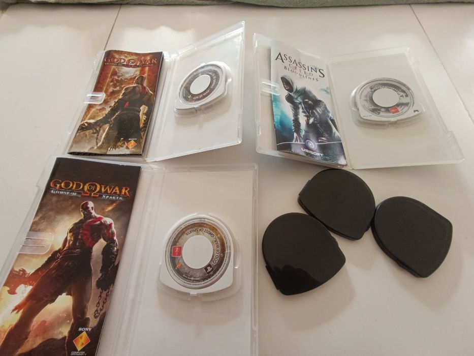 3 Jogos PSP com capas originais e capas de transporte