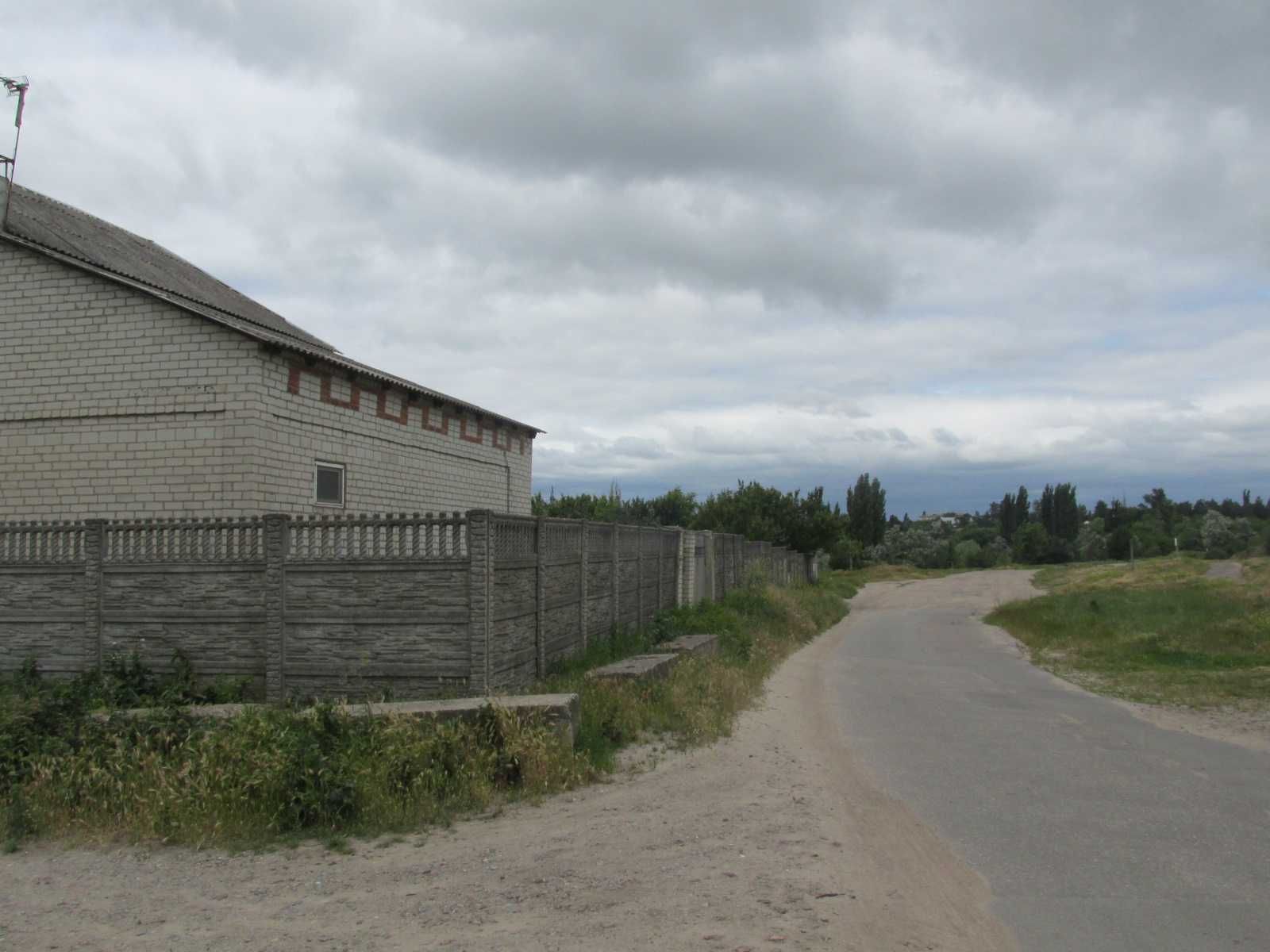 Продам двоповерховий  будинок  заг. площ. 140 кв. м по вул. Береговій