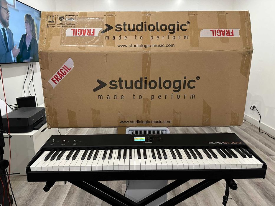 # Impecável! Controlador Studiologic SL73 Studio Novo, Garantia #