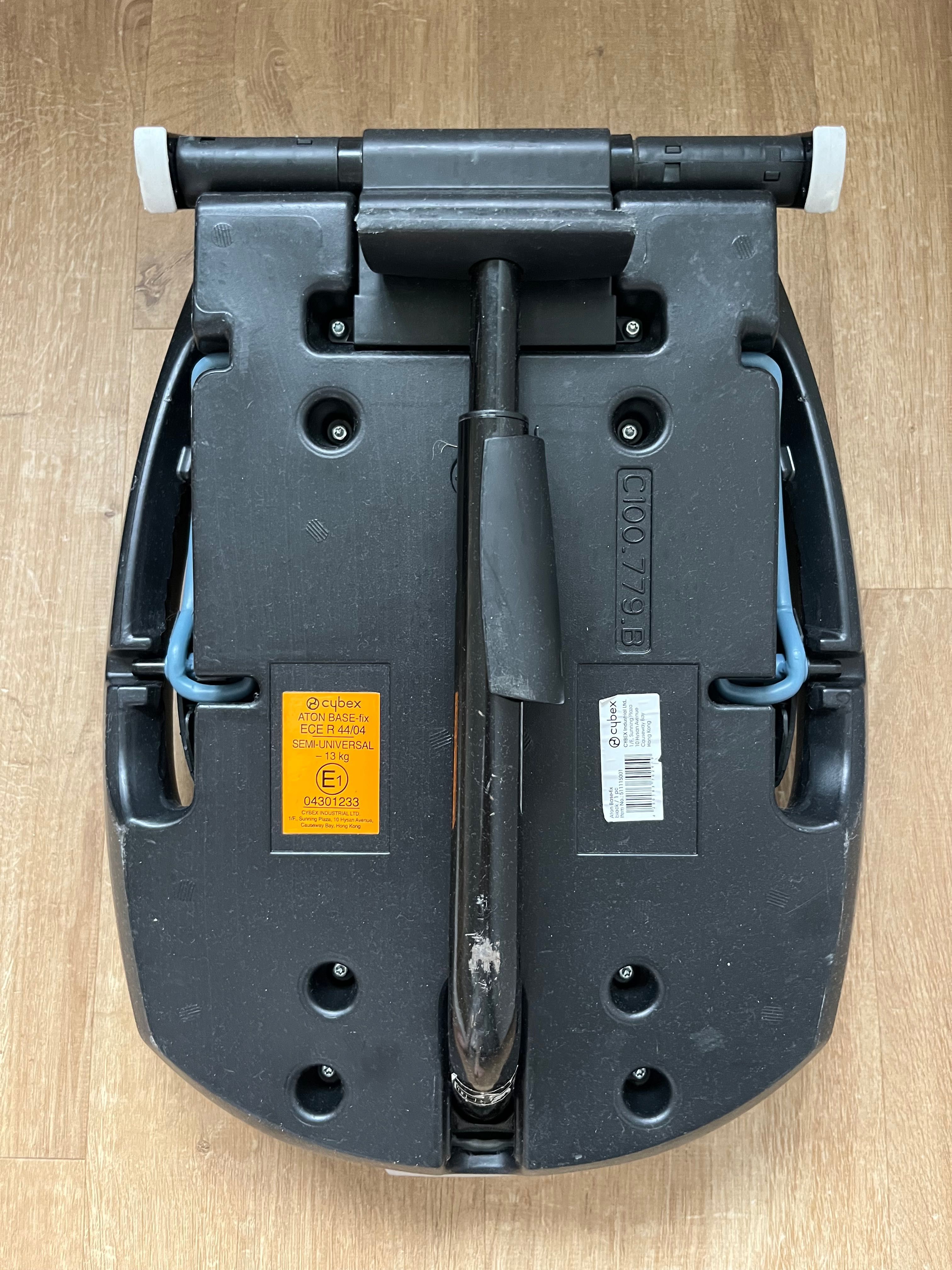 2 Bazy isofix Cybex Aton
