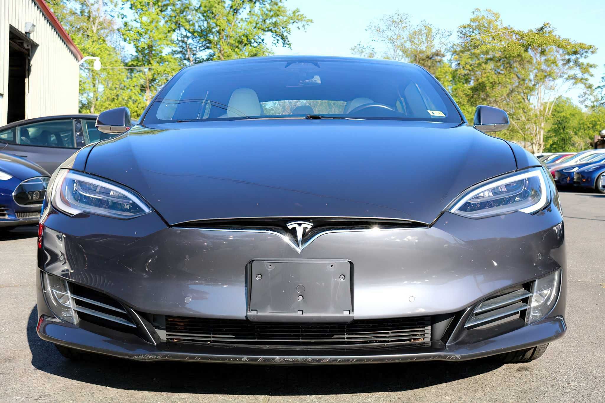 Tesla Model S 2019