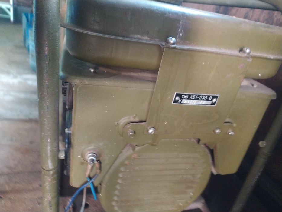 Продам генератор бензин