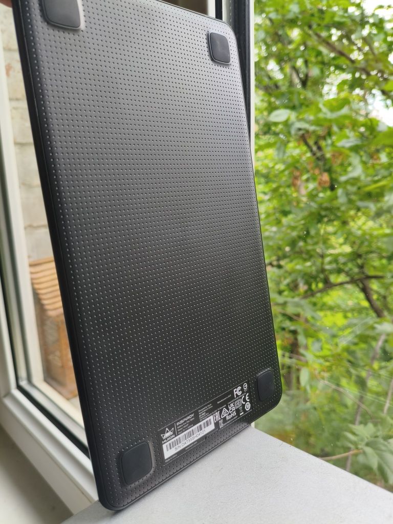 Графічний планшет Huion H640P