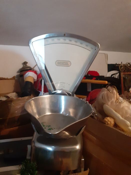Vende-se  balança