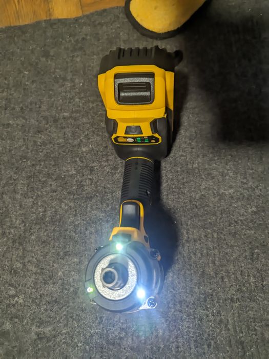 Гайковерт Dewalt DCF 922