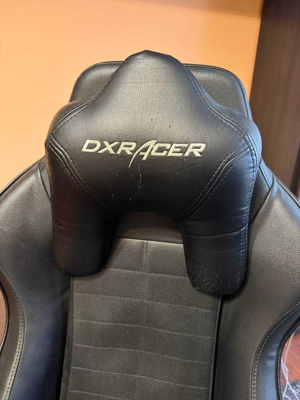 Геймерське крісло DXRacer